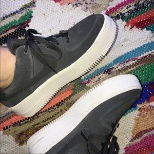 nike air force one low sage (grey)